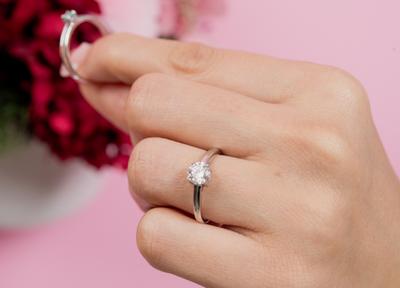 ANILLO SOLITARIO ROUND MOISANT